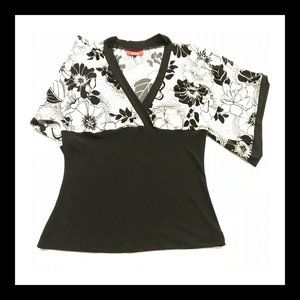 V-neck Black/White Floral Pattern Top